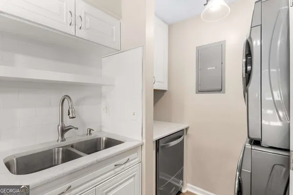 $3,000 | 510 East Ponce De Leon Avenue, Unit J, Decatur, GA 30030