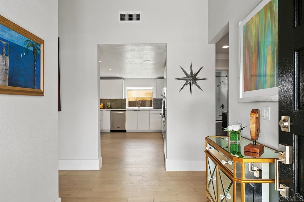 712 Calle Regal Encinitas, CA 92024 - Photo 2 of 33