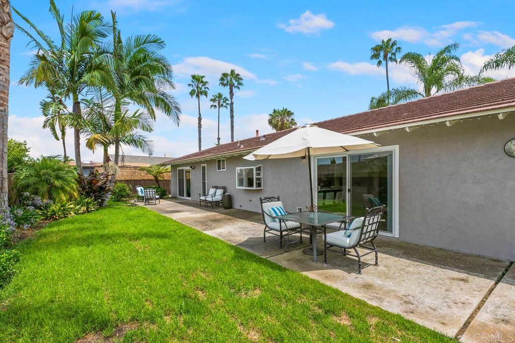 712 Calle Regal Encinitas, CA 92024 - Photo 24 of 33