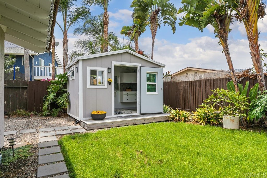 712 Calle Regal Encinitas, CA 92024 - Photo 28 of 33