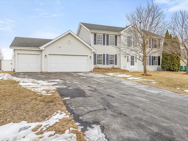 $365,000 | 10853 Lemon Grass Lane, Roscoe, IL 61073