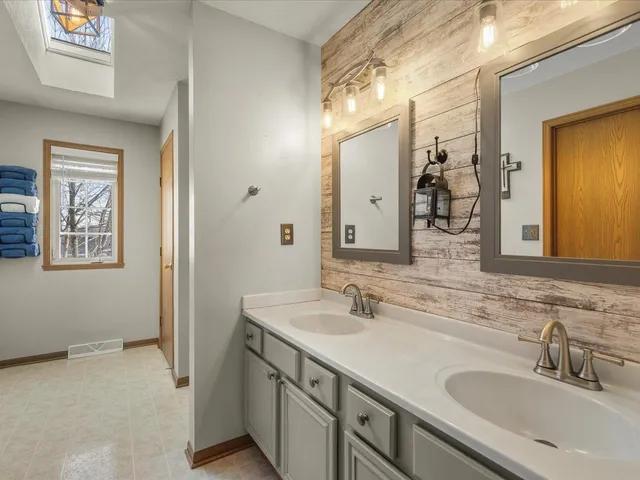 $365,000 | 10853 Lemon Grass Lane, Roscoe, IL 61073