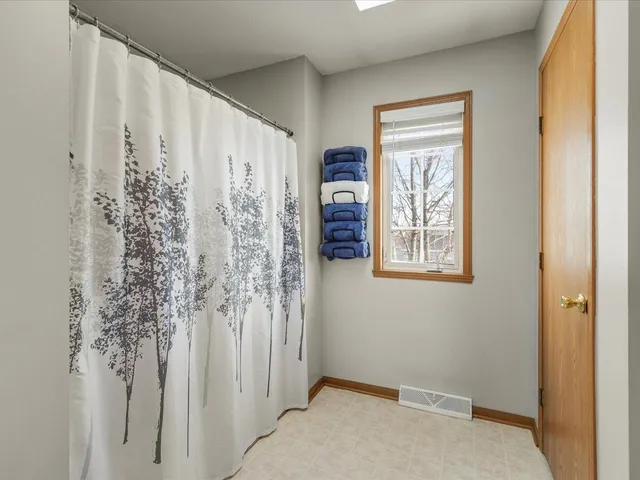 $365,000 | 10853 Lemon Grass Lane, Roscoe, IL 61073