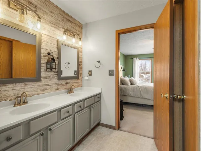 $365,000 | 10853 Lemon Grass Lane, Roscoe, IL 61073