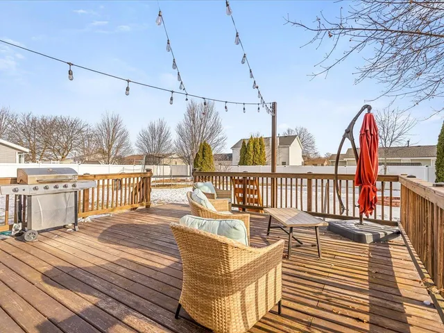 $365,000 | 10853 Lemon Grass Lane, Roscoe, IL 61073