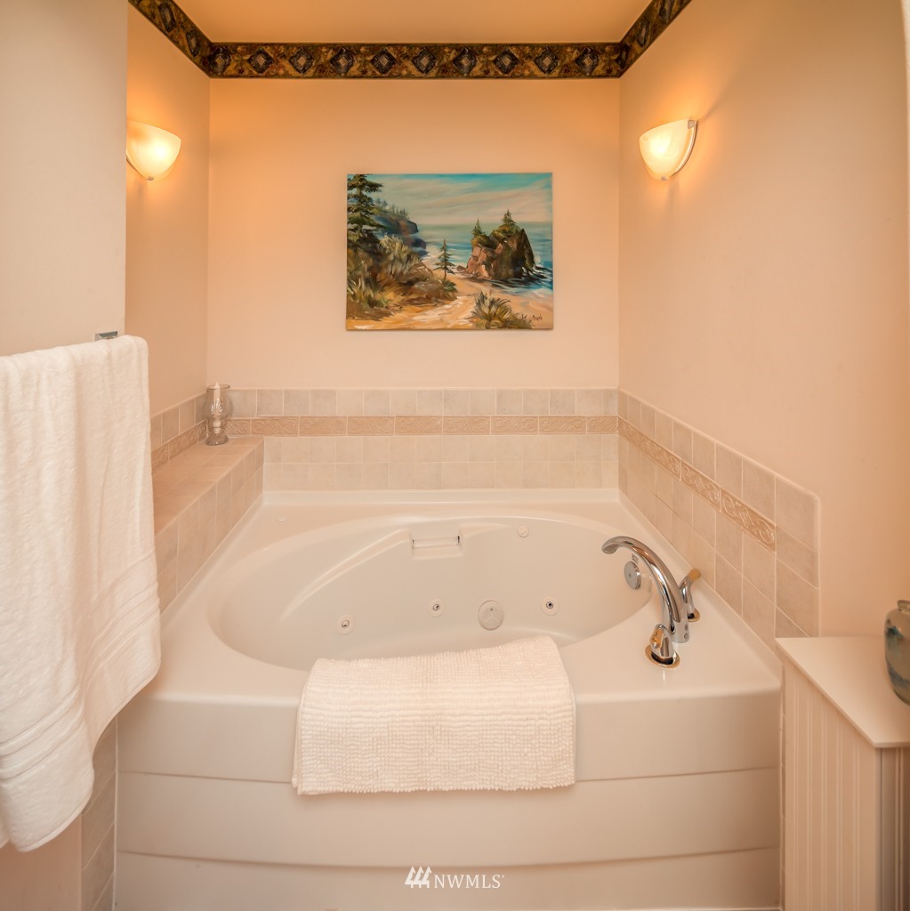 8190 Comox Road Birch Bay, WA 98230 - Photo 11 of 23 Gallery Image 11