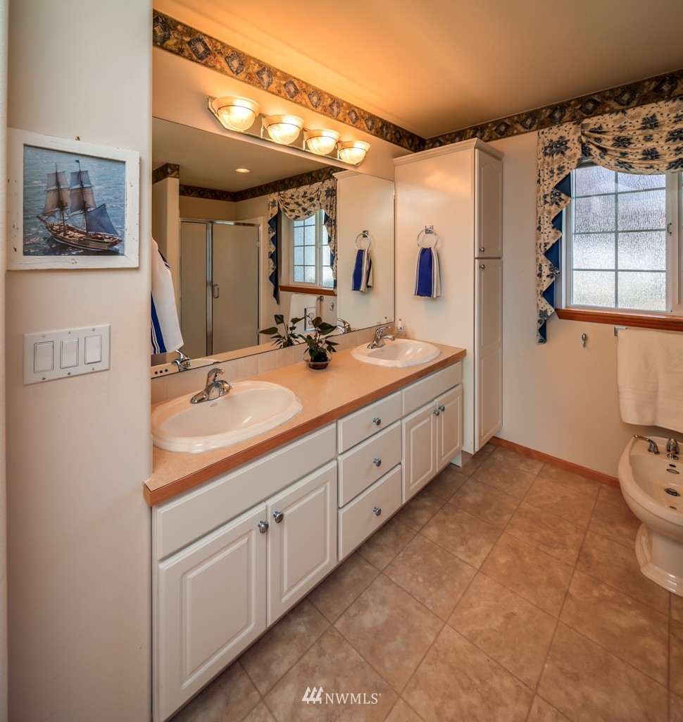 8190 Comox Road Birch Bay, WA 98230 - Photo 10 of 23 Gallery Image 10