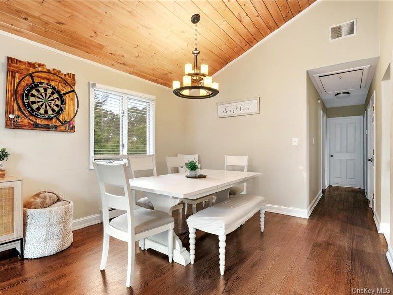 75 Lexington Road Shirley, NY 11967 - Photo 6 of 43 Gallery Image 6