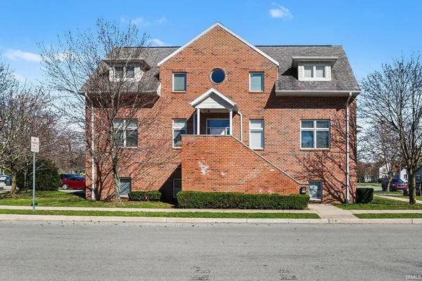 $750,000 | 330 North Sunnyside Avenue, South Bend, IN 46617