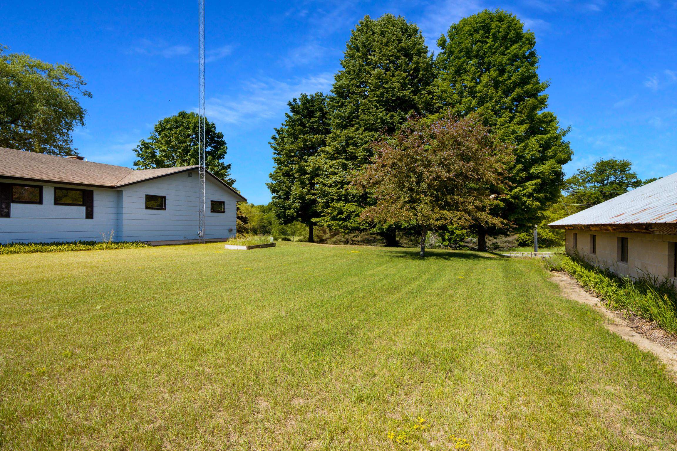 7981 South Maple City Road Maple City, MI 49664 - Photo 29 of 44