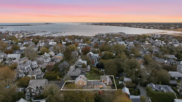 $6,995,000 | 10 Silver Street, Nantucket, MA 02554