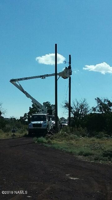 12899 Stockmens Road Flagstaff, AZ 86038 - Photo 25 of 26 a view of a street from a yard