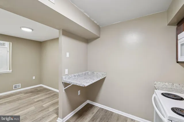 a view of workspace with washer and dryer