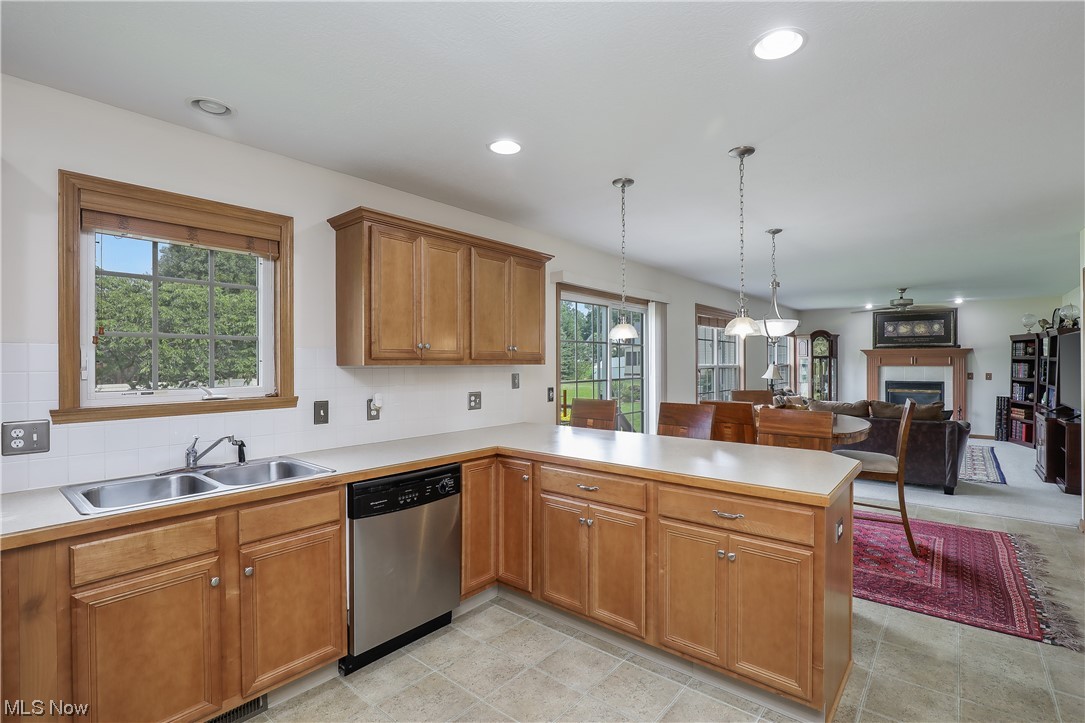 5951 Wentworth Road Southwest Canton, OH 44706 - Photo 6 of 33 Gallery Image 6