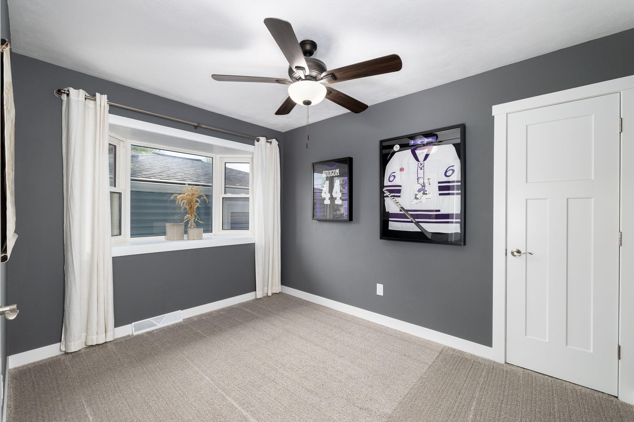 1102 Lake Street Onalaska, WI 54650 - Photo 14 of 25 Third Bedroom