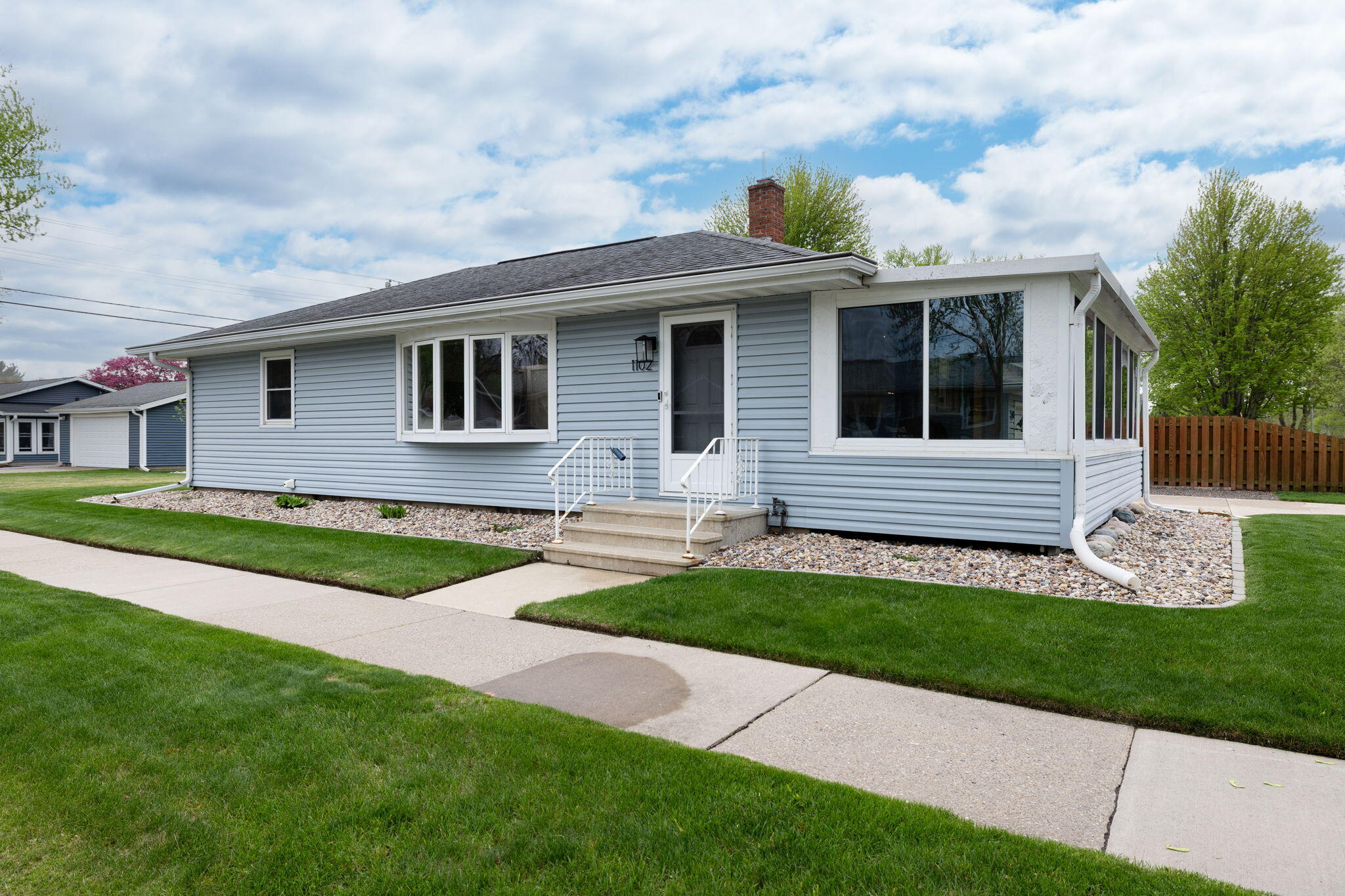 1102 Lake Street Onalaska, WI 54650 - Photo 2 of 25 Front