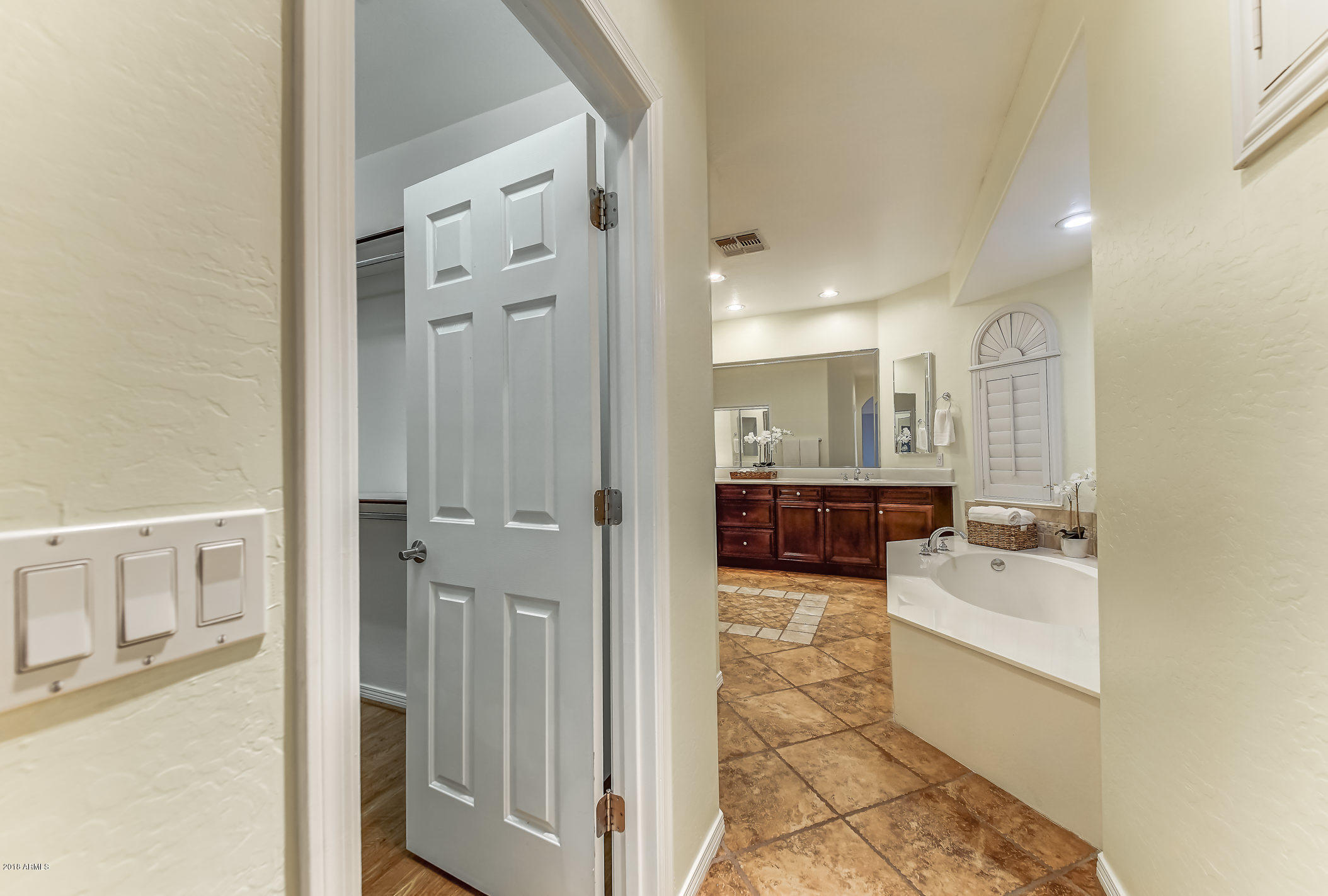 4657 East Reins Road Gilbert, AZ 85297 - Photo 43 of 95 229-MasterBath_Entry