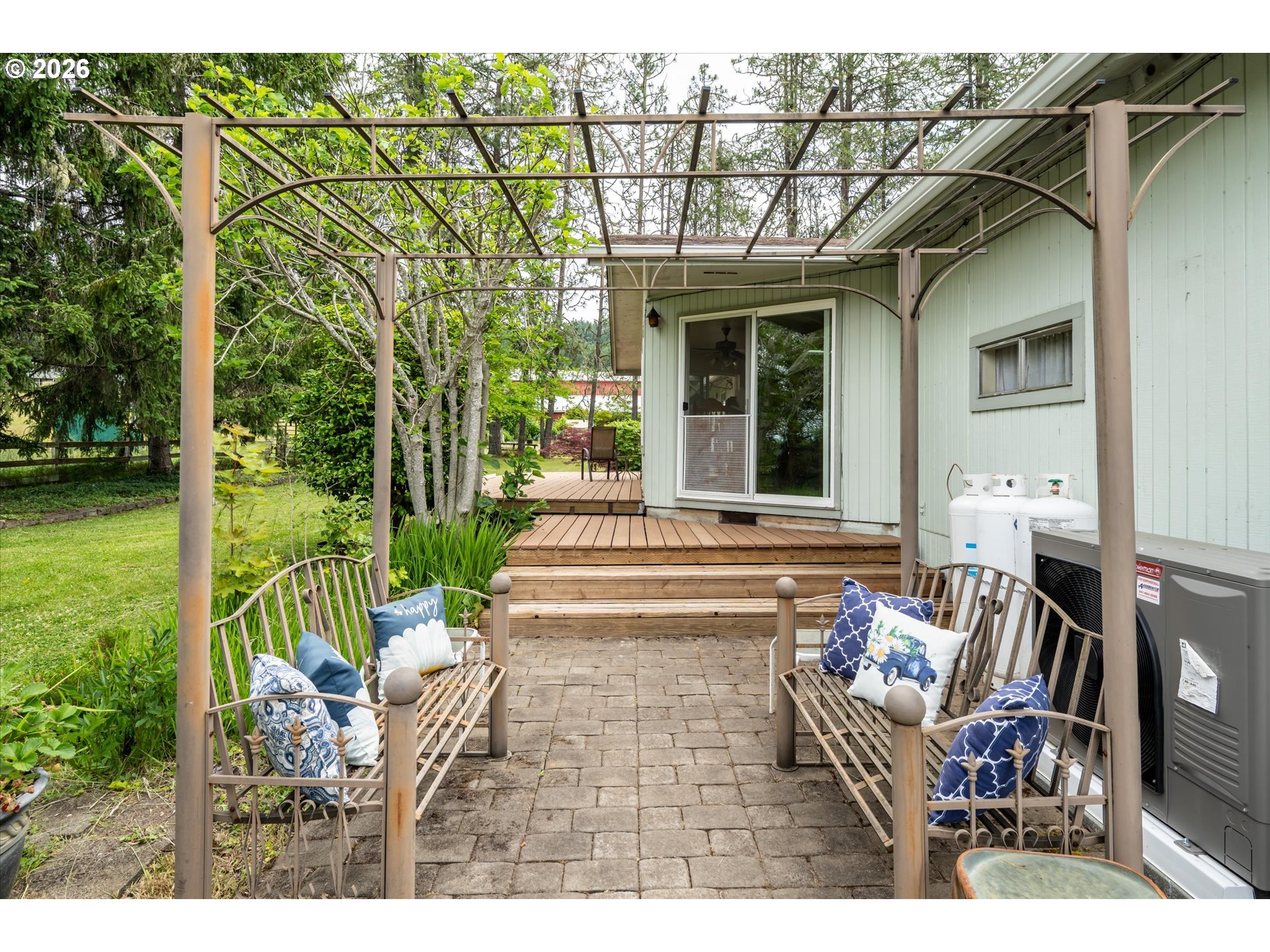 82086 Lost Creek Road Dexter, OR 97431 - Photo 23 of 42 Patio