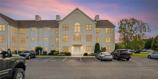$314,900 | 15 Saw Mill Drive, Unit 307, North Kingstown, RI 02852