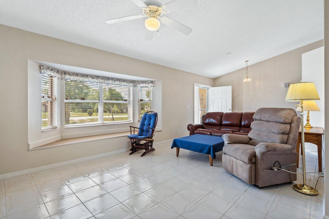 17421 33rd Road North Loxahatchee, FL 33470 - Photo 9 of 44 011-1742133rdRoadNorth-Loxahatchee-FL-33