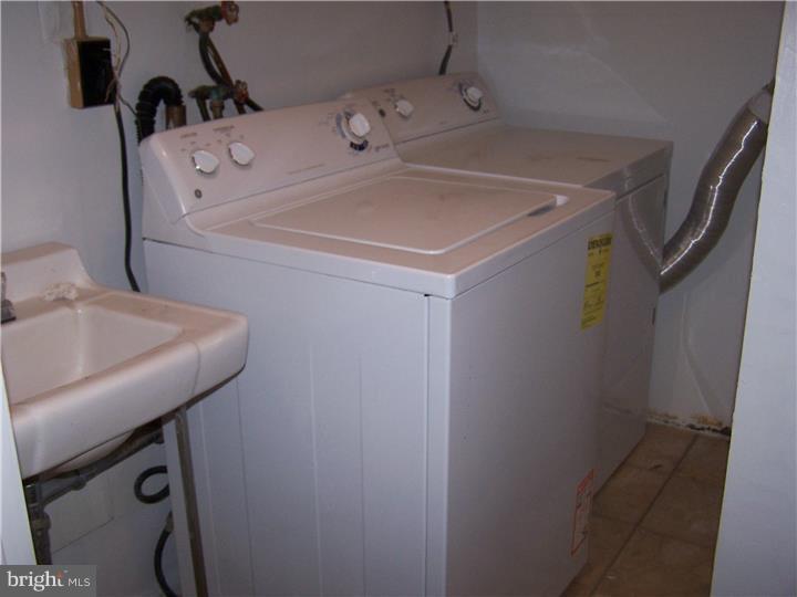 810 North Forklanding Road, Unit 301 Maple Shade, NJ 08052 - Photo 3 of 15