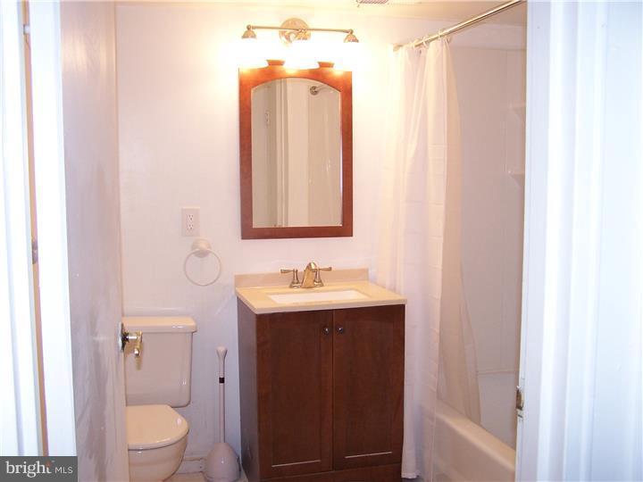 810 North Forklanding Road, Unit 301 Maple Shade, NJ 08052 - Photo 4 of 15