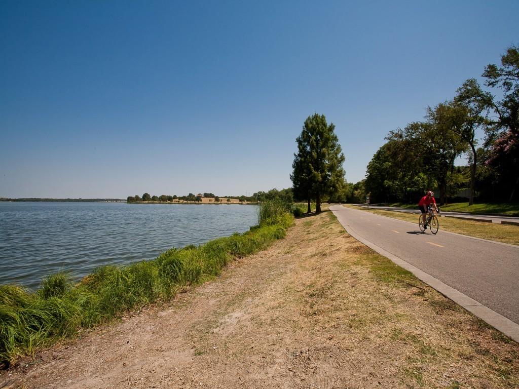9443 Waterview Road Dallas, TX 75218 - Photo 16 of 34 Bike rider