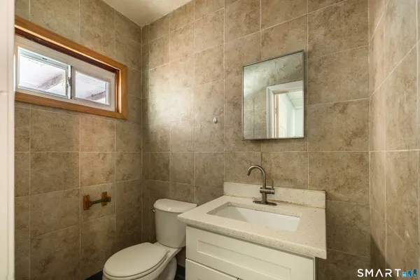 $3,000 | 92 Herkimer Street, Bridgeport, CT 06604