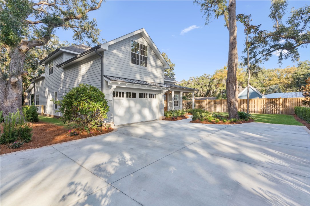 122 Red Bird Lane St. Simons Island, GA 31522 - Photo 1 of 36