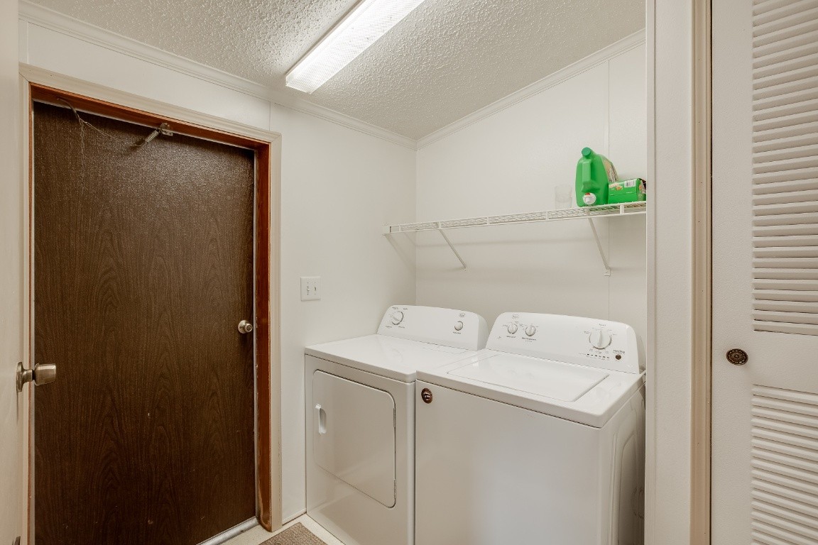 633 Dillon Road Milton, TN 37118 - Photo 22 of 49 a utility room with dryer and washer