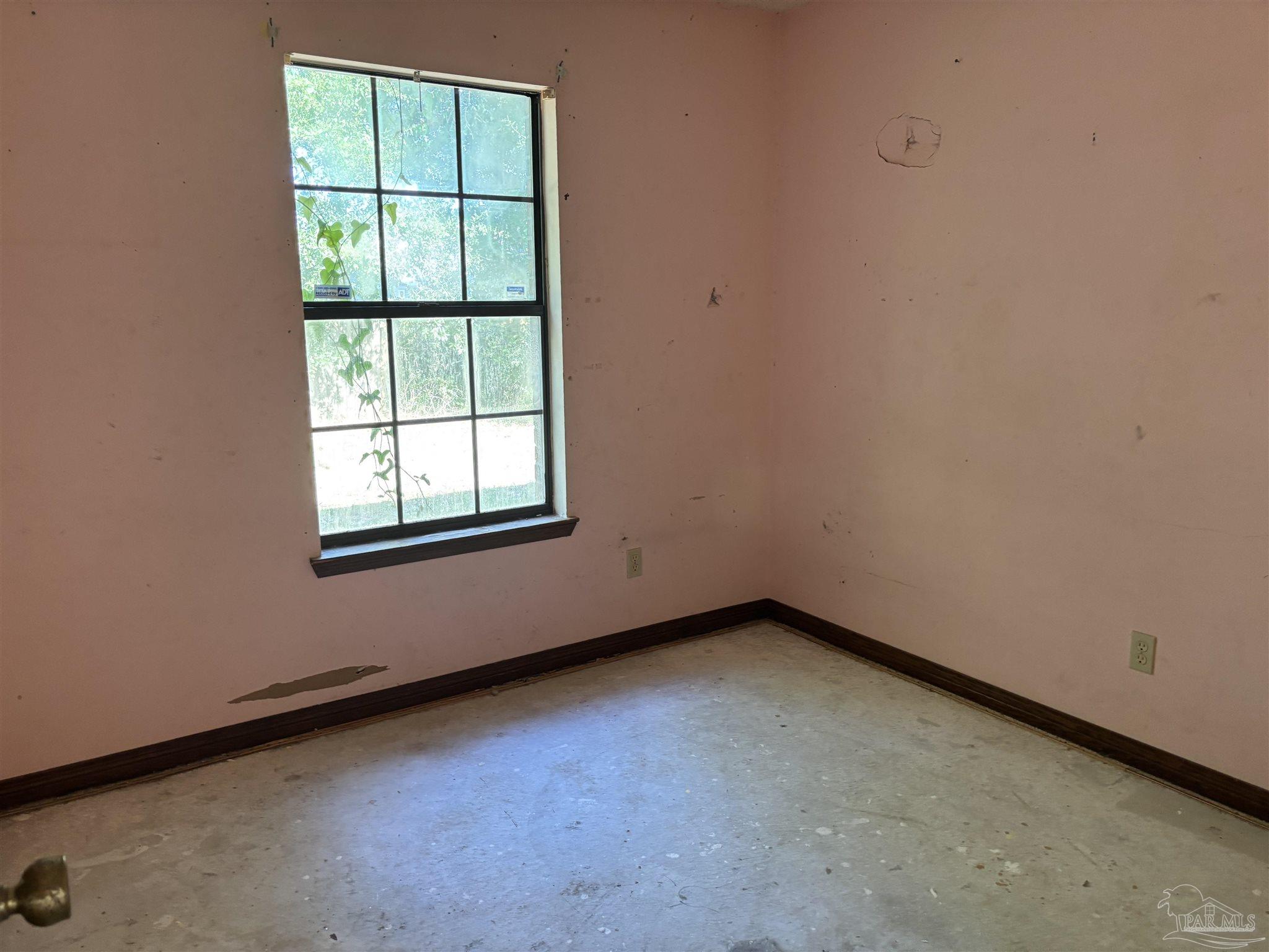 6481 Colonial Drive Milton, FL 32570 - Photo 12 of 16