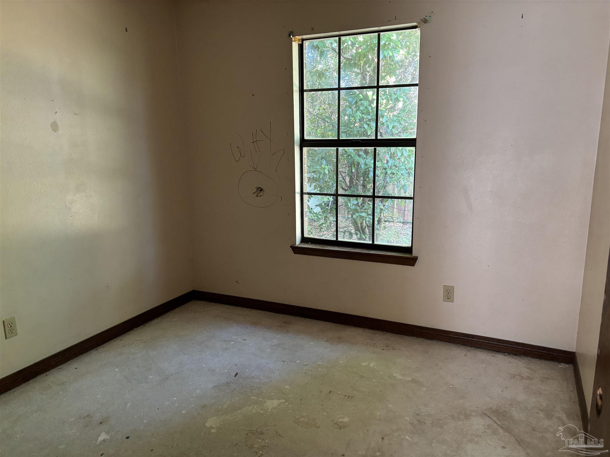 6481 Colonial Drive Milton, FL 32570 - Photo 14 of 16