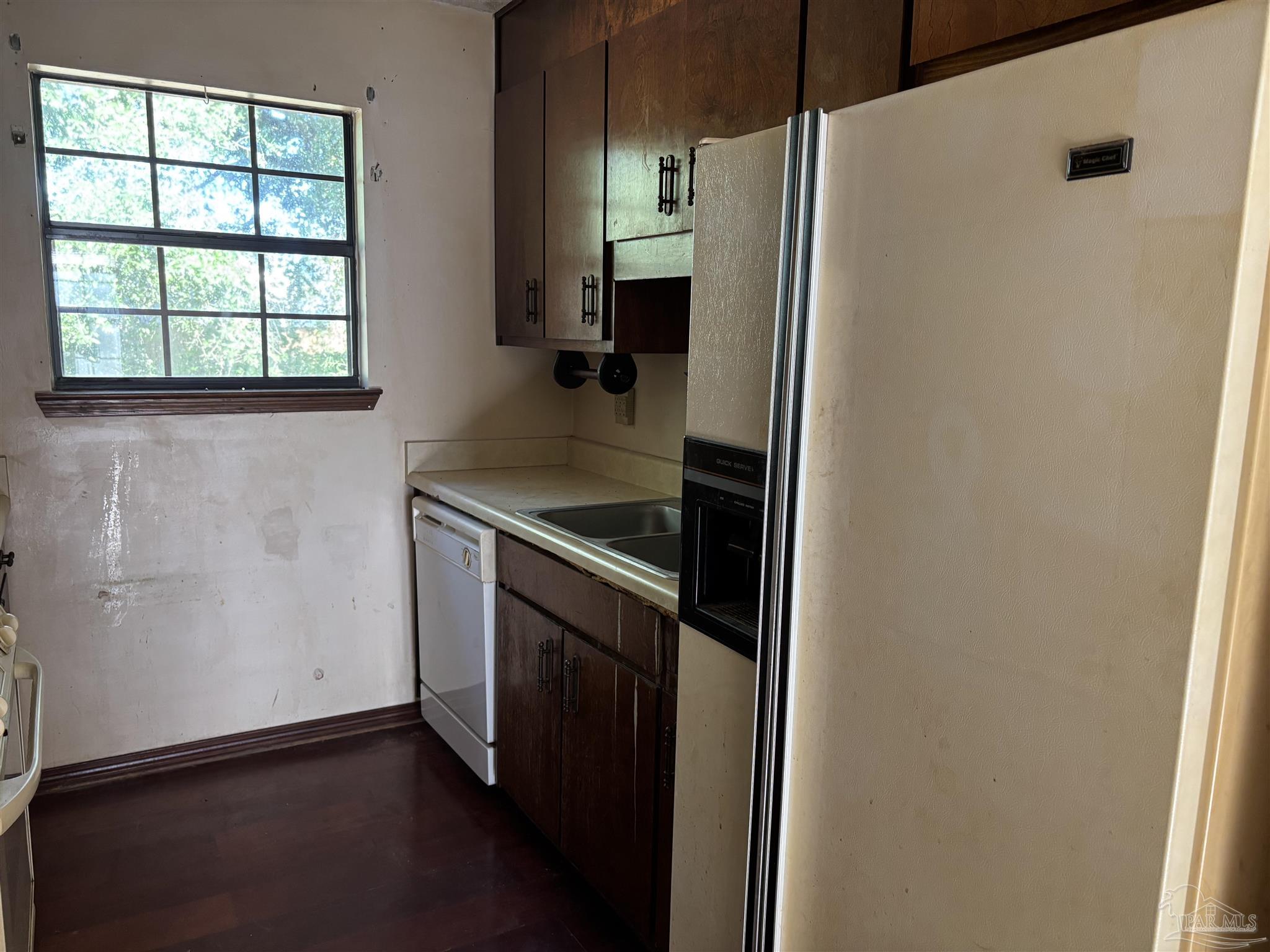 6481 Colonial Drive Milton, FL 32570 - Photo 7 of 16