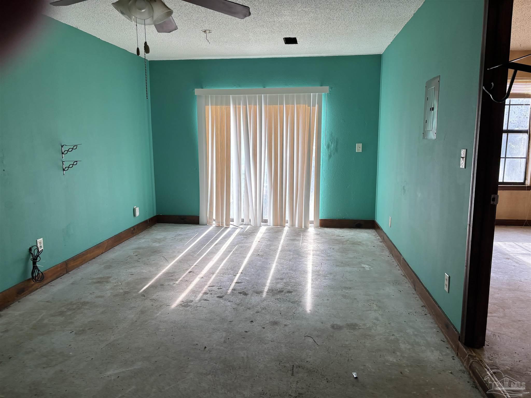 6481 Colonial Drive Milton, FL 32570 - Photo 9 of 16