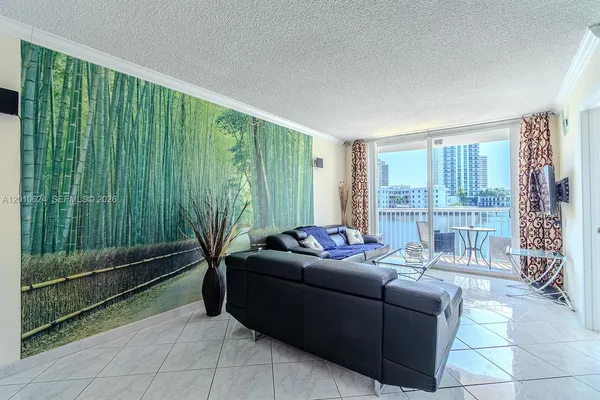 $1,675 | 121 Golden Isles Drive, Unit 104, Hallandale Beach, FL 33009