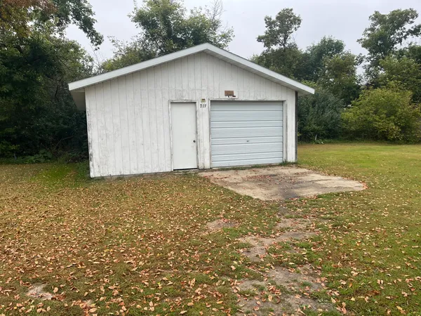 $125,000 | 715 Holden Avenue, Henning, MN 56551