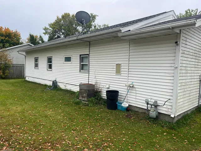 $125,000 | 715 Holden Avenue, Henning, MN 56551