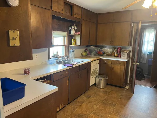 $125,000 | 715 Holden Avenue, Henning, MN 56551