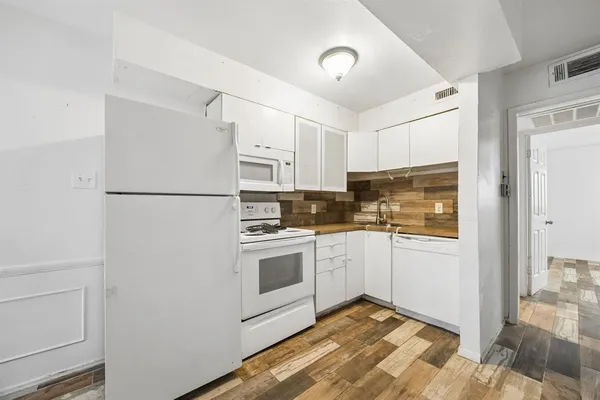 $1,200 | 5001 Bowser Avenue, Unit 107, Dallas, TX 75209