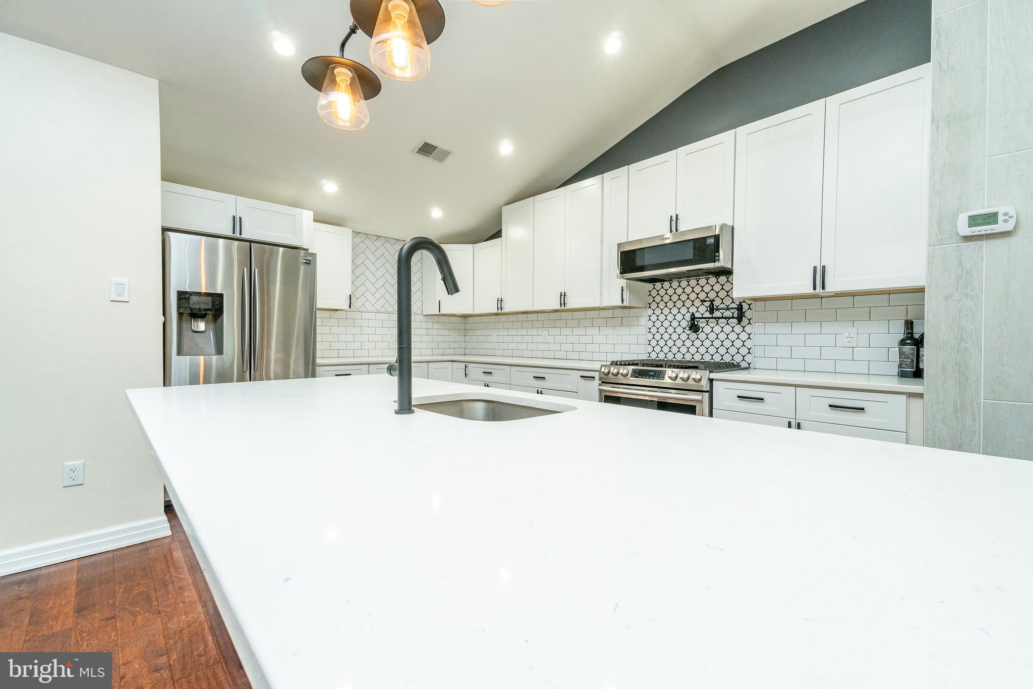631 Renz Street Philadelphia, PA 19128 - Photo 20 of 40 Gorgeous Quartz countertops