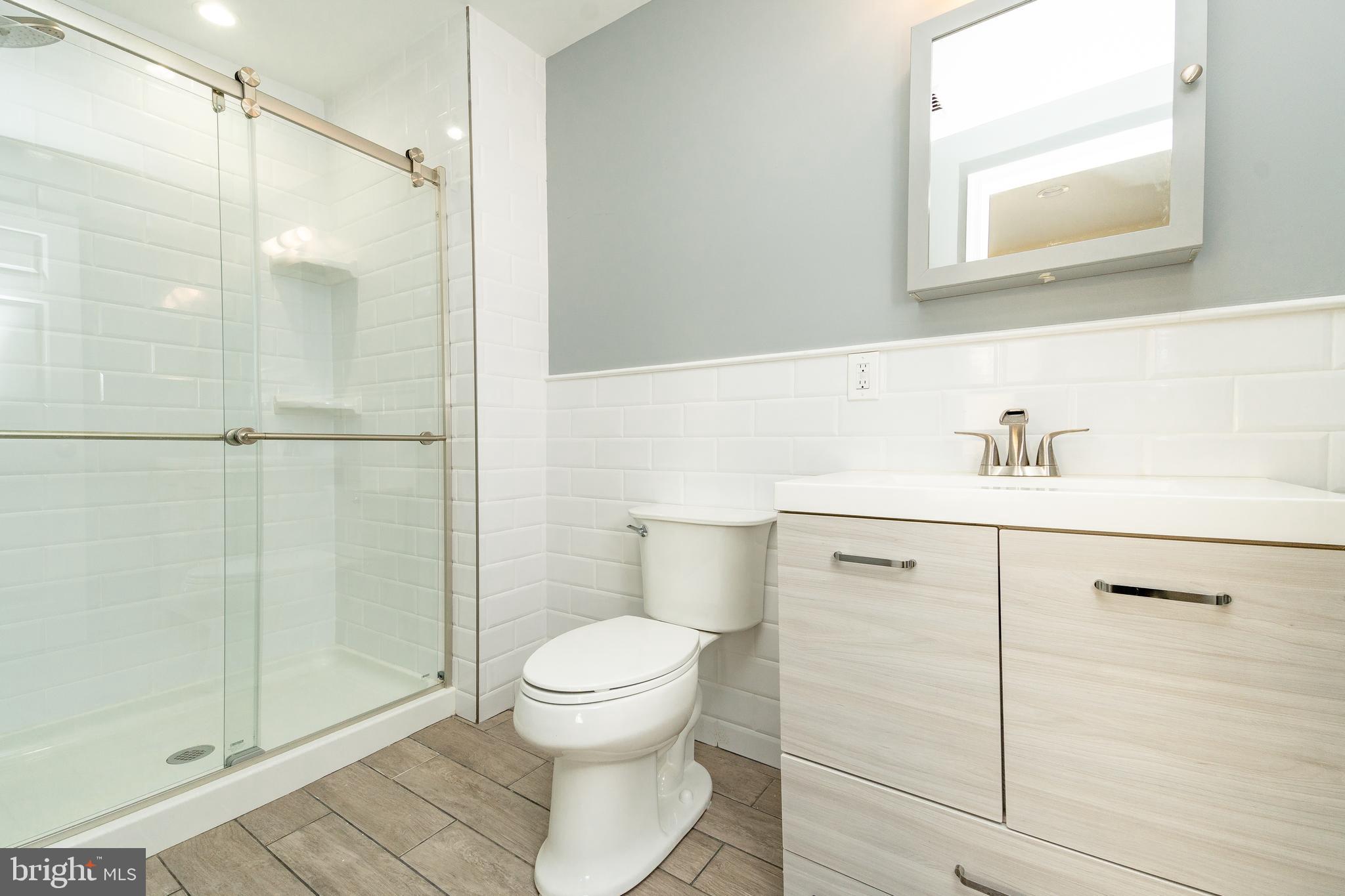 631 Renz Street Philadelphia, PA 19128 - Photo 28 of 40 Full Bath off of Sunroom