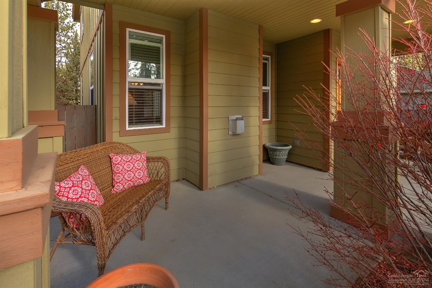 19509 Fishhawk Loop Bend, OR 97702 - Photo 3 of 25 Additional Photo