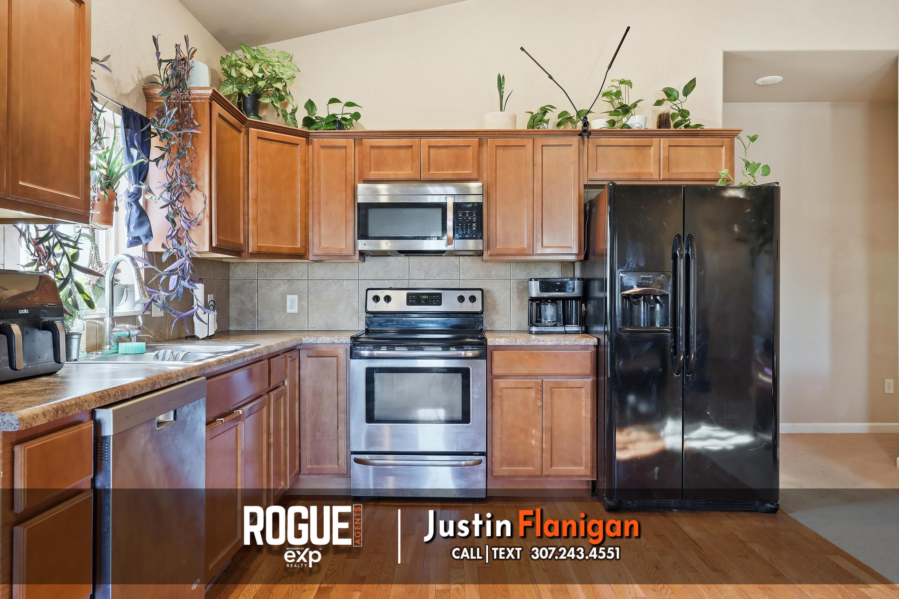 980 South 3rd Mills Mills, WY 82644 - Photo 11 of 22