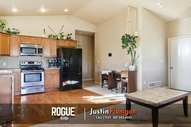 $305,000 | 980 South 3rd Mills, Mills, WY 82644