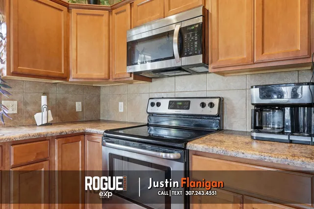 $305,000 | 980 South 3rd Mills, Mills, WY 82644