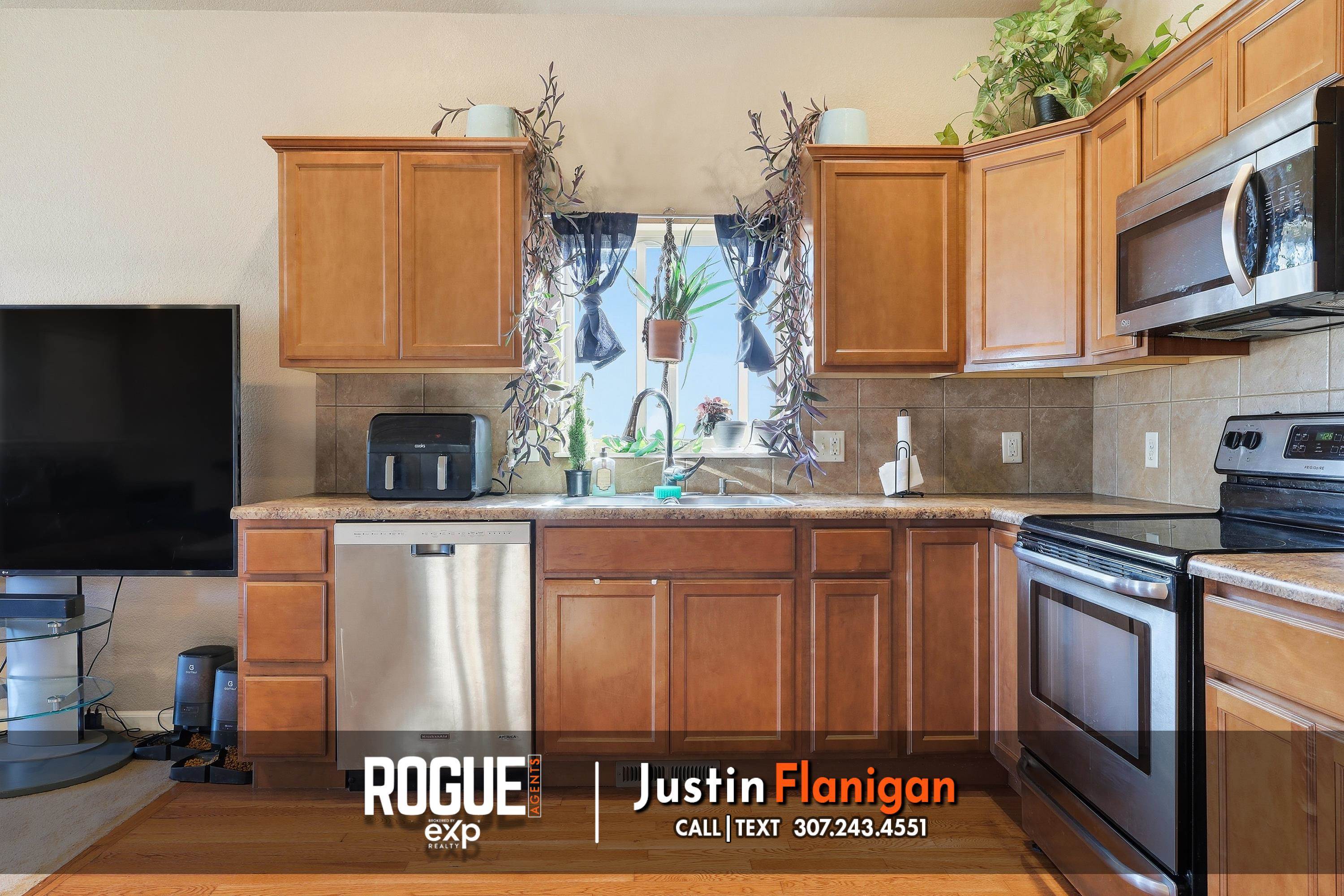 980 South 3rd Mills Mills, WY 82644 - Photo 10 of 22