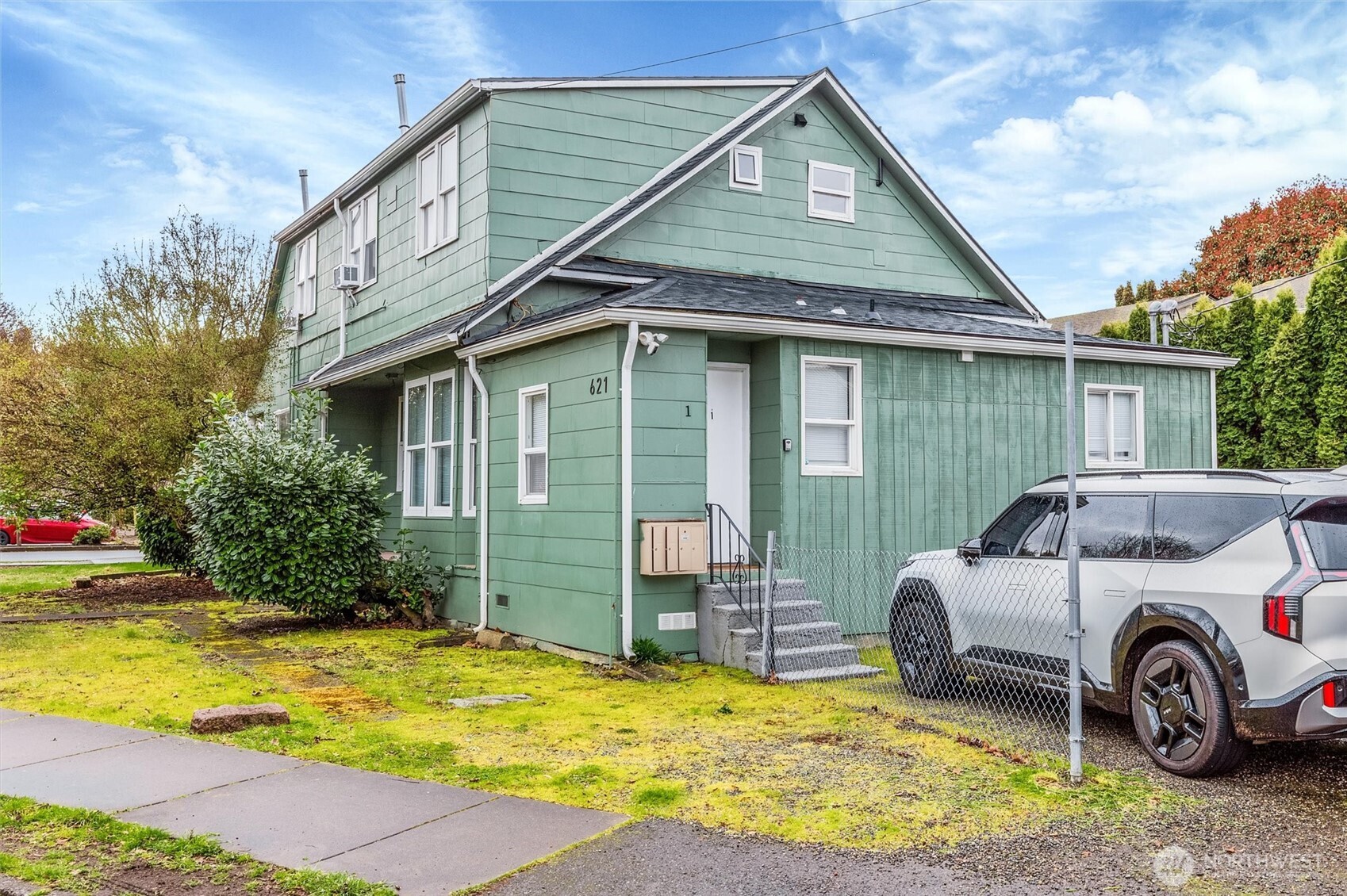 621 Houser Way South Renton, WA 98057 - Photo 3 of 40