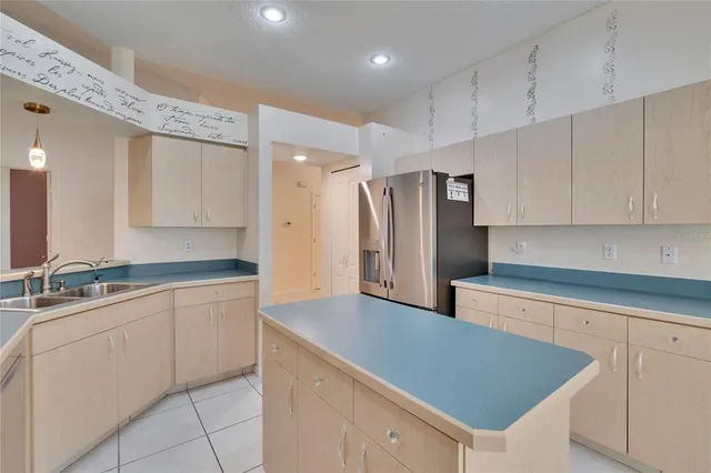 $2,500 | 1034 McDaniel Street, Unit 1034, Sun City Center, FL 33573