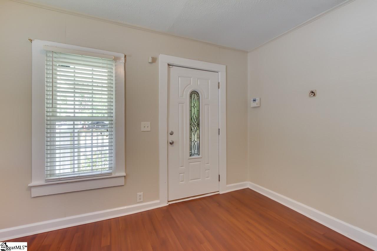11 Darwin Avenue Greenville, SC 29607 - Photo 3 of 25