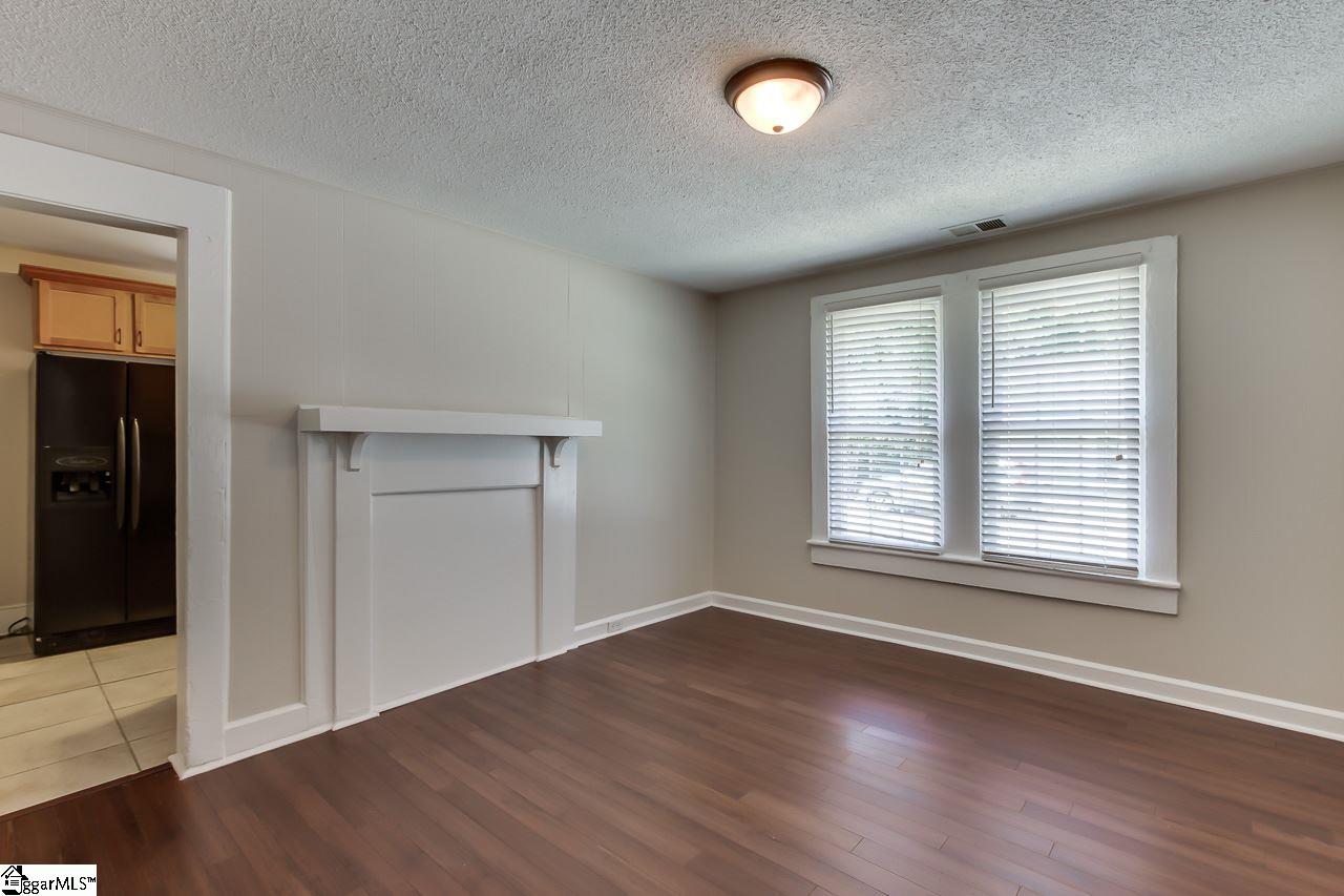 11 Darwin Avenue Greenville, SC 29607 - Photo 8 of 25